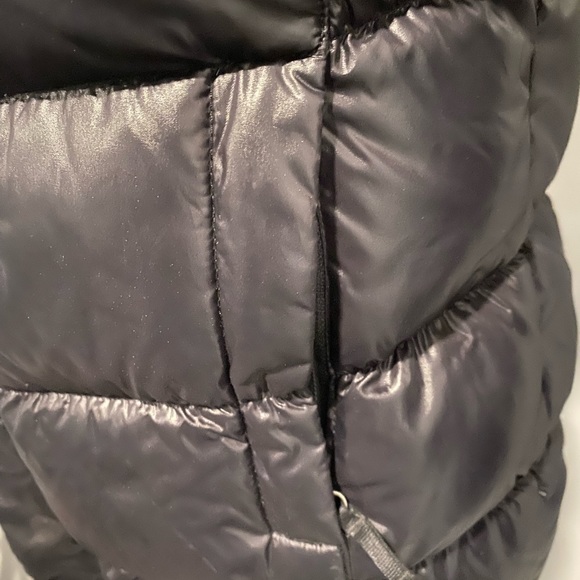 North Face Puff Jacket in Juniors Medium Great Condition - Picture 4 of 11